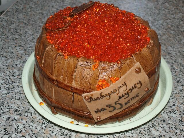 несложный рецепт приготовления «мужского» торта «Бочка красной икры»